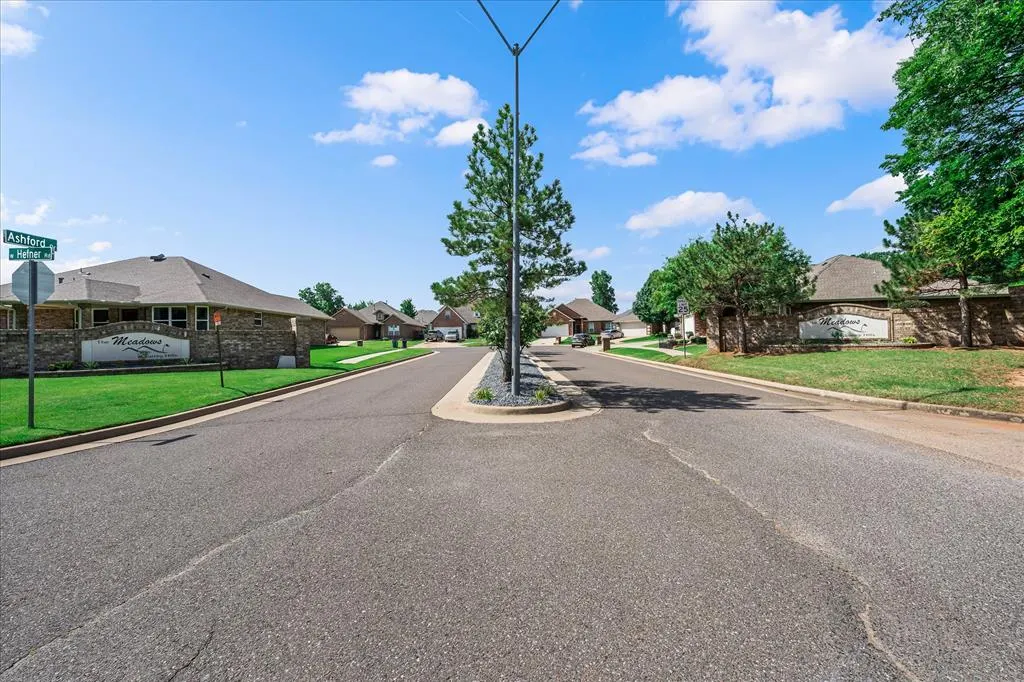 Photo 44 — 11008 NW 104th Terrace, Yukon, OK 73099