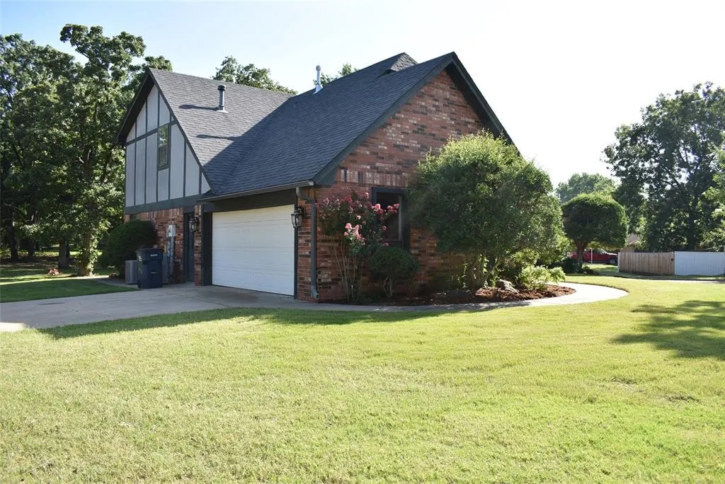 Photo 4 — 2430 Northwood Drive, Seminole, OK 74868