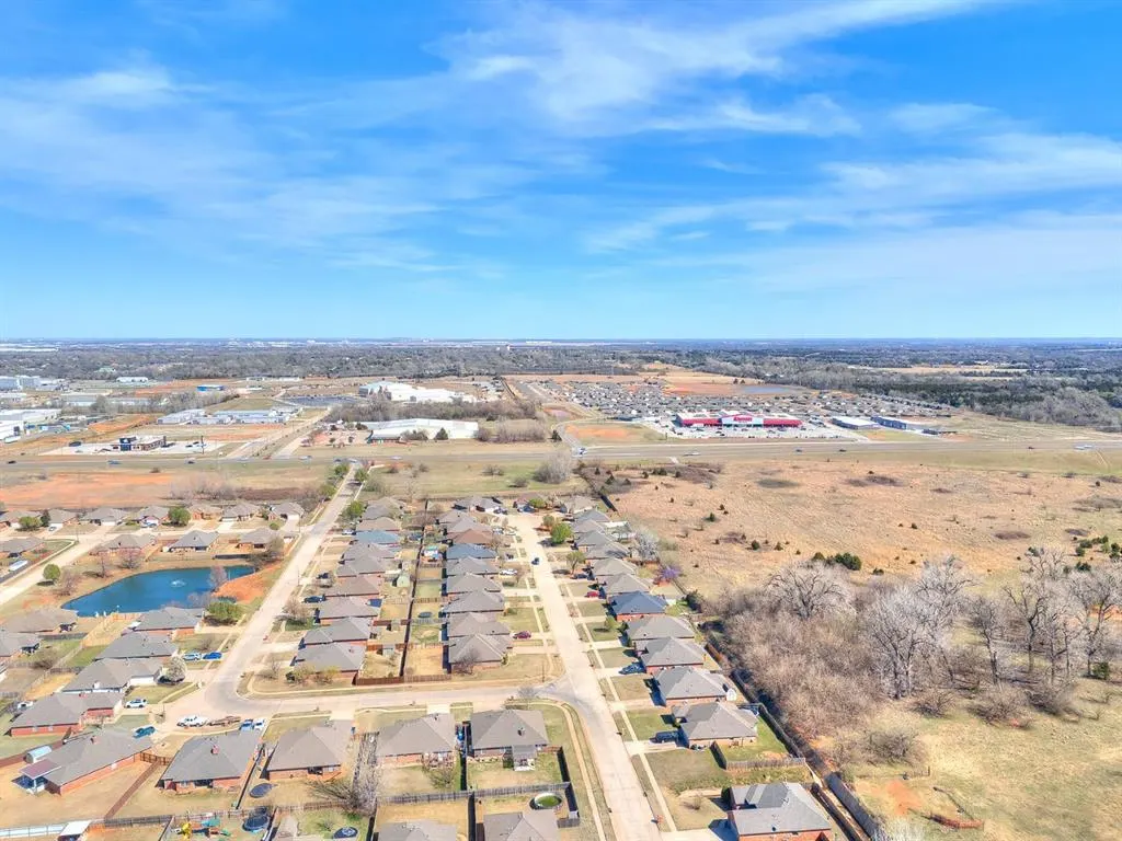 Photo 2 — 609 E Linden Lane, Mustang, OK 73064