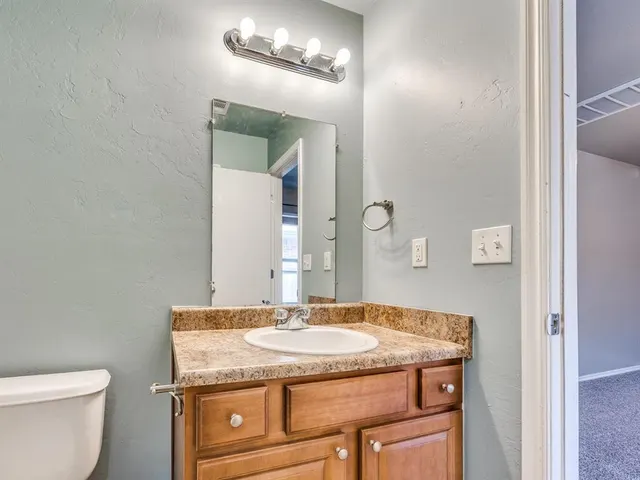 Photo 8 — 609 E Linden Lane, Mustang, OK 73064