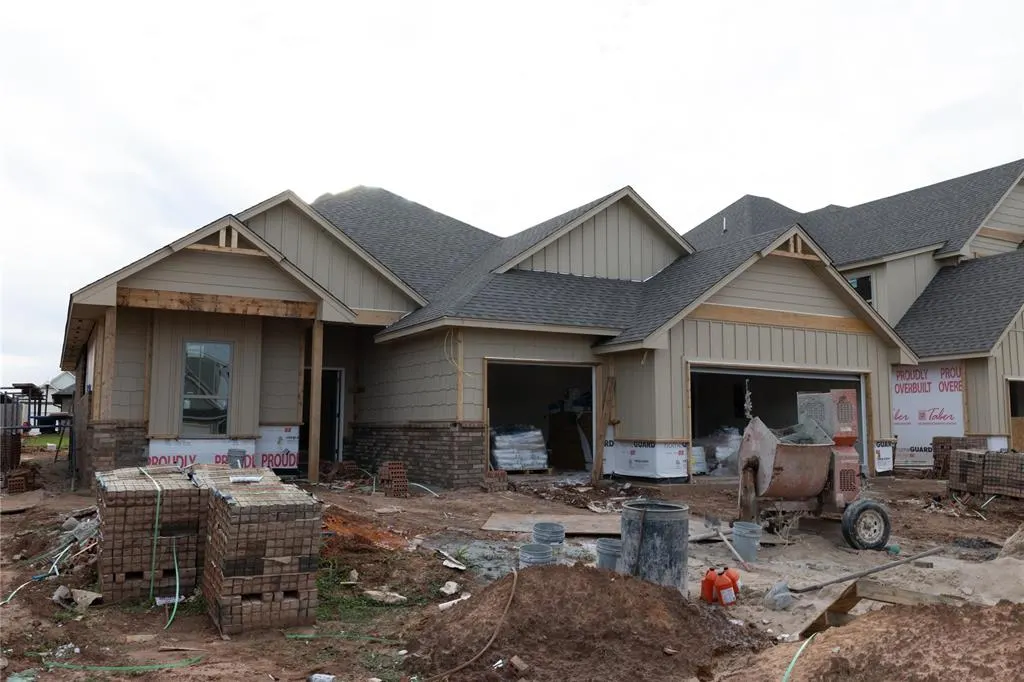 Photo 2 — 16141 Verbena Circle, Edmond, OK 73013