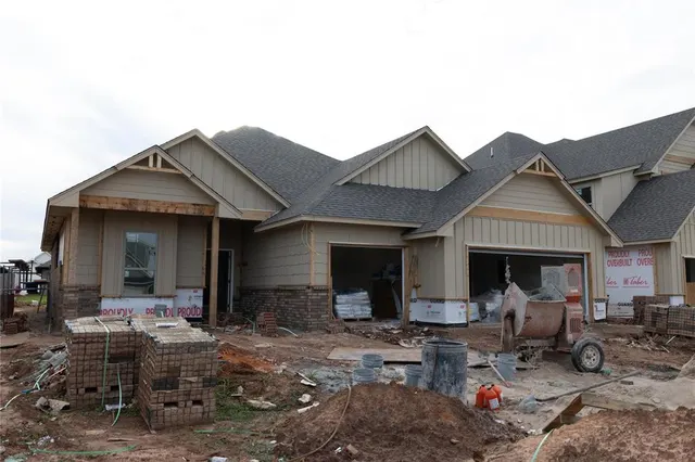 Photo 2 — 16141 Verbena Circle, Edmond, OK 73013