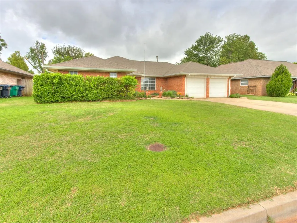 Photo 2 — 5812 NW 83rd Street, Oklahoma City, OK 73132