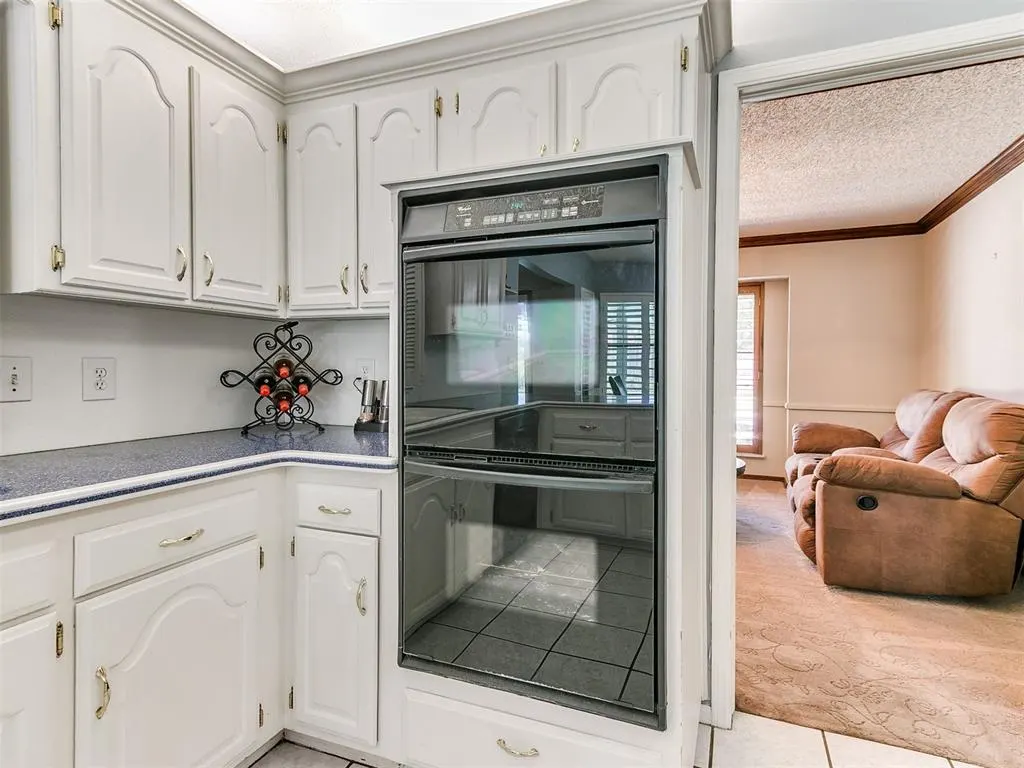 Photo 14 — 8209 N Bridgeport Lane, Bethany, OK 73008