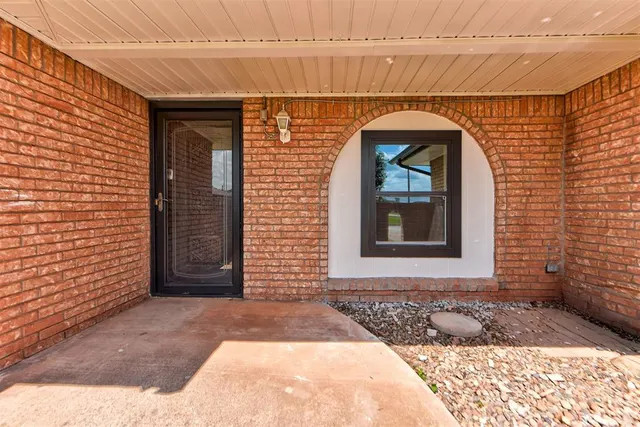 Photo 5 — 11209 Bel Air Place, Oklahoma City, OK 73120