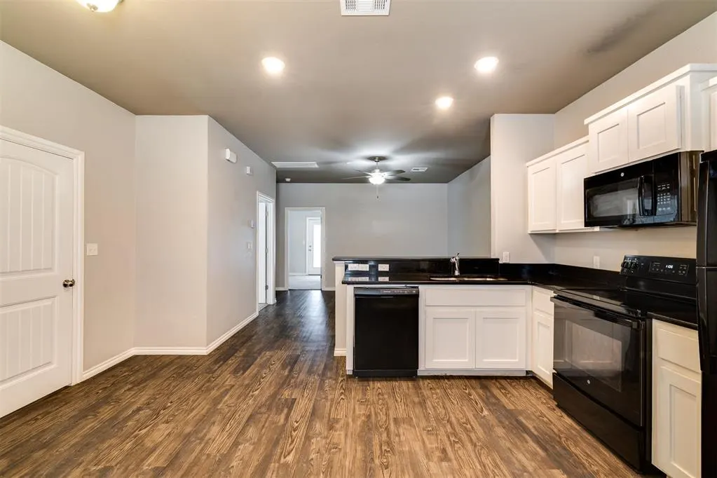 Photo 14 — 920 SW 91st Street, Oklahoma City, OK 73139