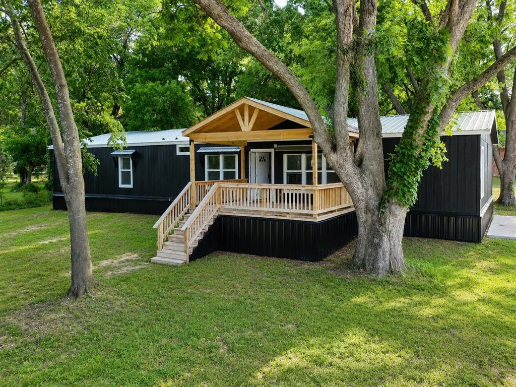 Front exterior — 624 SE 2nd Avenue, Ardmore, OK 73401