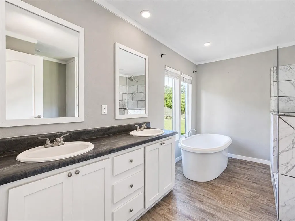 Photo 12 — 624 SE 2nd Avenue, Ardmore, OK 73401