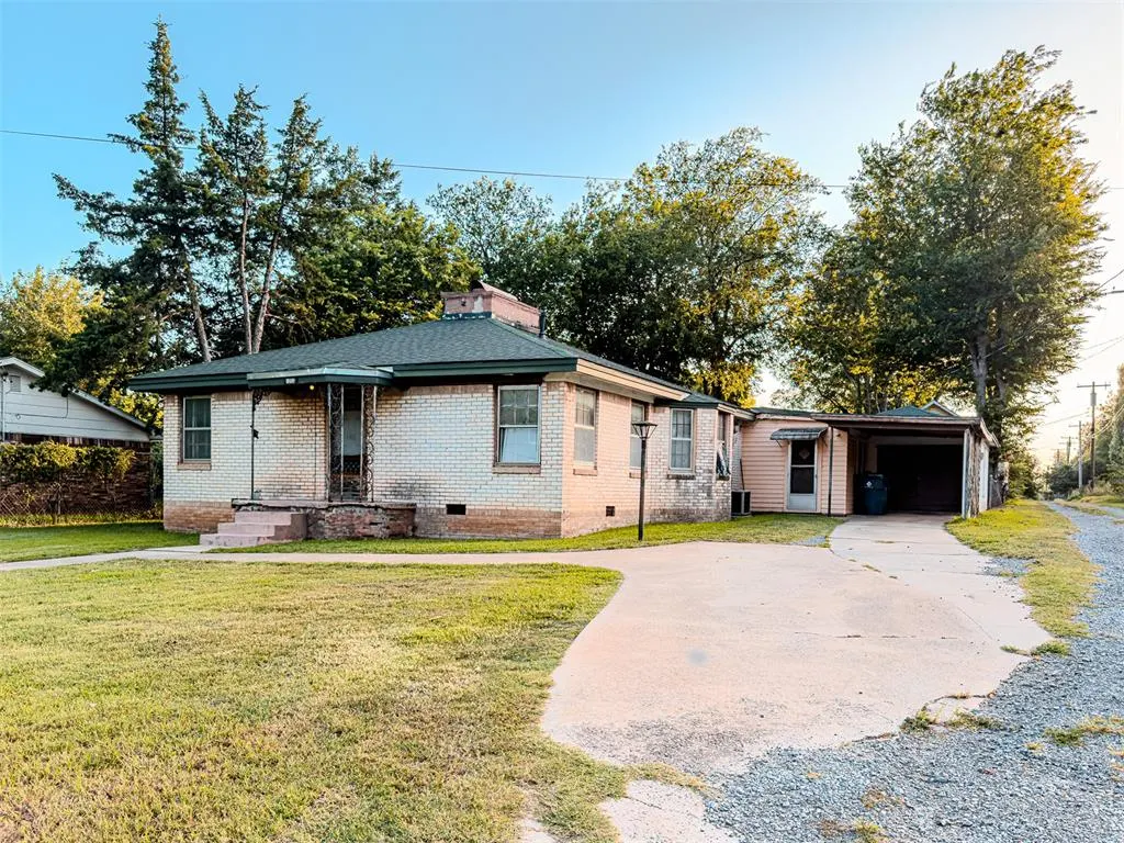 Front exterior — 622 S 14th Street, Chickasha, OK 73018