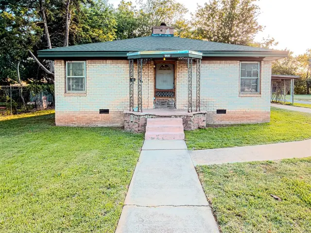 Photo 2 — 622 S 14th Street, Chickasha, OK 73018
