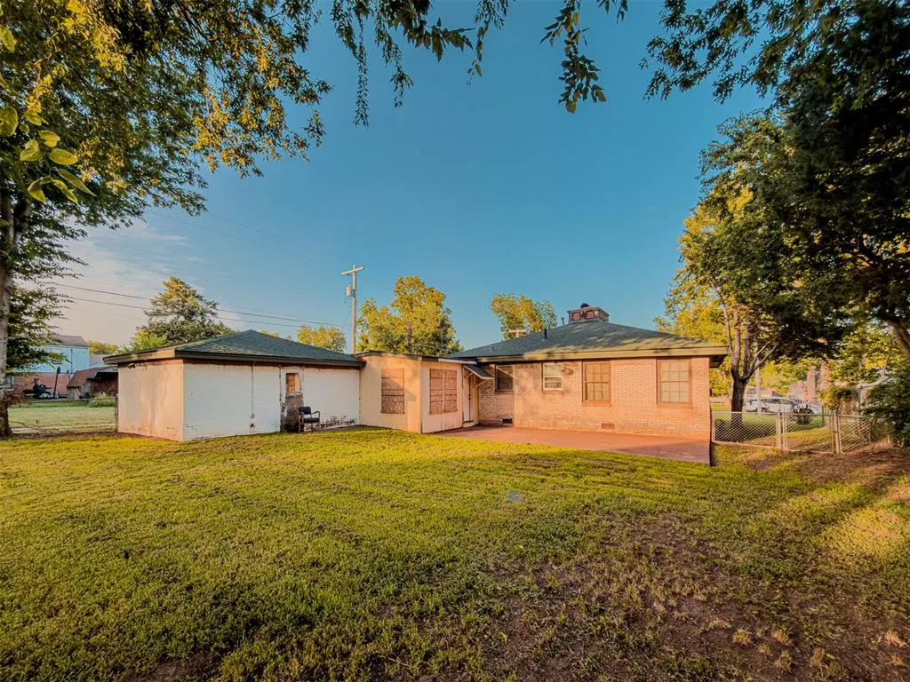 Photo 3 — 622 S 14th Street, Chickasha, OK 73018
