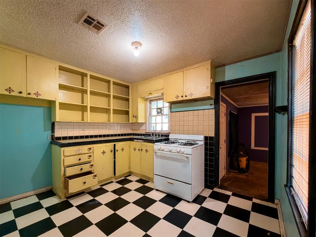 Photo 11 — 622 S 14th Street, Chickasha, OK 73018