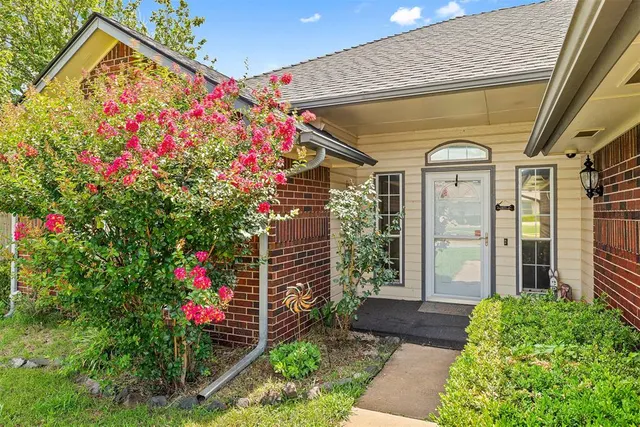 Photo 3 — 9036 Buttonwood Avenue, Oklahoma City, OK 73160