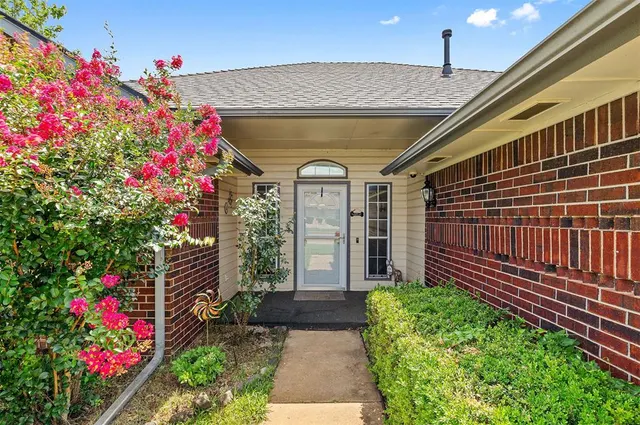Photo 4 — 9036 Buttonwood Avenue, Oklahoma City, OK 73160