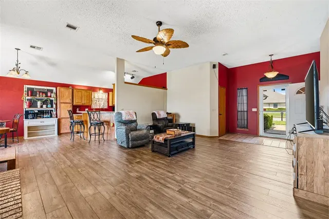 Photo 7 — 9036 Buttonwood Avenue, Oklahoma City, OK 73160