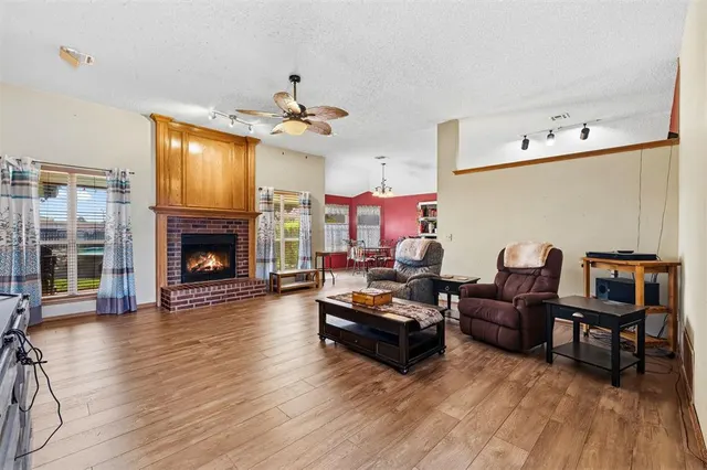 Photo 8 — 9036 Buttonwood Avenue, Oklahoma City, OK 73160