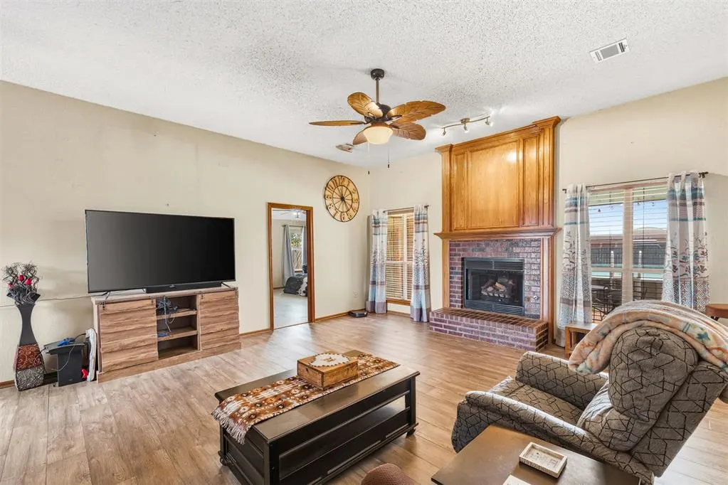 Photo 11 — 9036 Buttonwood Avenue, Oklahoma City, OK 73160