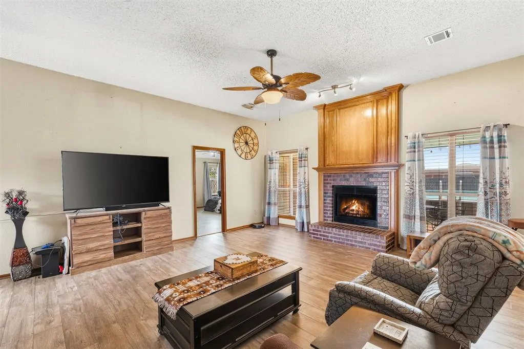Photo 12 — 9036 Buttonwood Avenue, Oklahoma City, OK 73160
