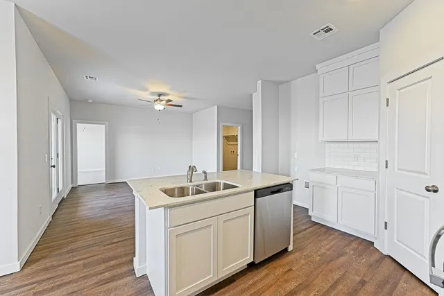 Photo 4 — 1710 Oak Way, Tuttle, OK 73089