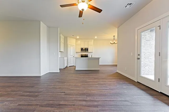 Photo 6 — 1710 Oak Way, Tuttle, OK 73089
