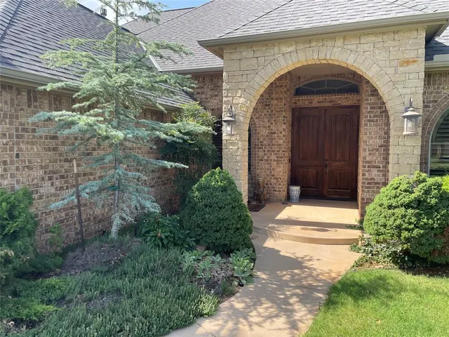 Photo 2 — 5609 NW 163rd Terrace, Edmond, OK 73013