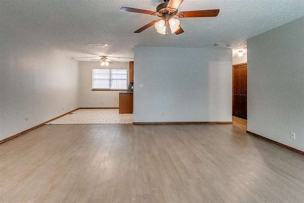 Photo 6 — 1204 Crawford Avenue 1204, Norman, OK 73069