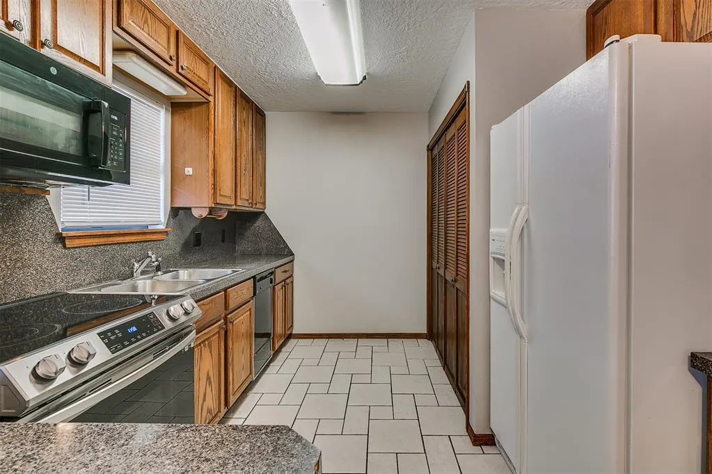 Photo 8 — 1204 Crawford Avenue 1204, Norman, OK 73069