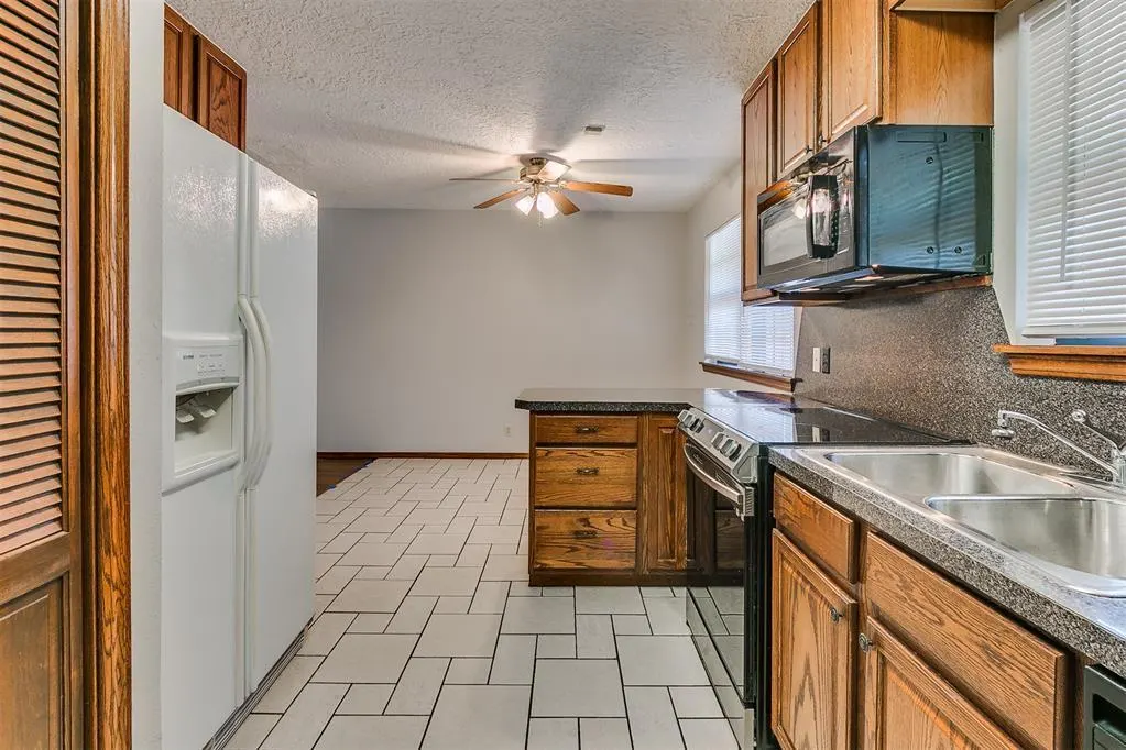 Photo 9 — 1204 Crawford Avenue 1204, Norman, OK 73069