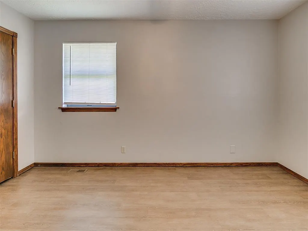 Photo 18 — 1204 Crawford Avenue 1204, Norman, OK 73069