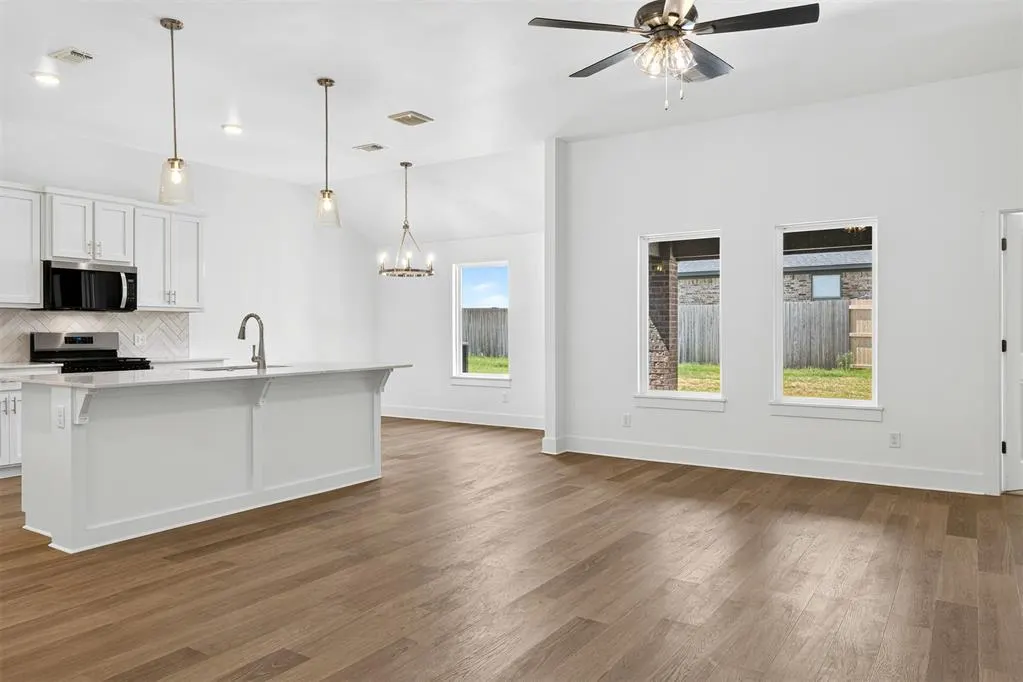 Photo 6 — 600 Emmy Jean Drive, Blanchard, OK 73010