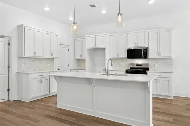 Photo 8 — 600 Emmy Jean Drive, Blanchard, OK 73010