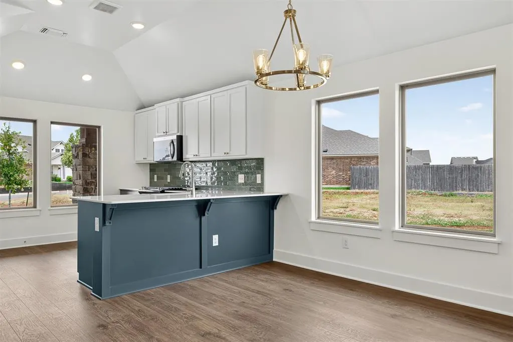 Photo 8 — 824 Parsons Drive, Yukon, OK 73099