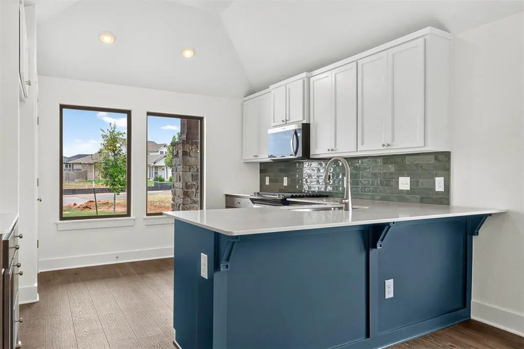 Photo 12 — 824 Parsons Drive, Yukon, OK 73099