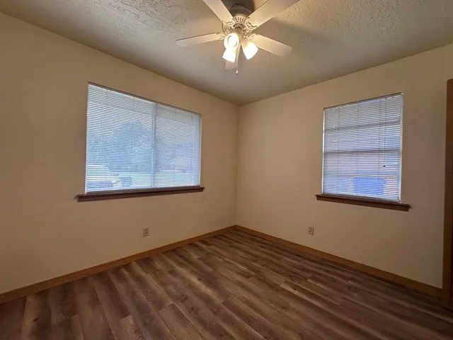 Photo 4 — 2035 Delaware Lane, Norman, OK 73071