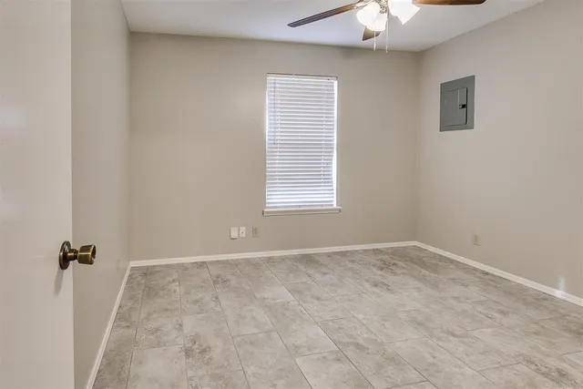 Photo 7 — 828 Russell Circle, Norman, OK 73071