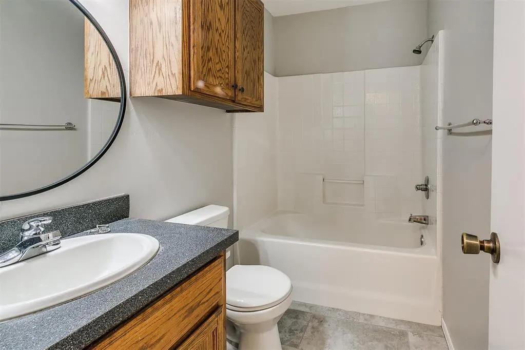 Photo 8 — 828 Russell Circle, Norman, OK 73071