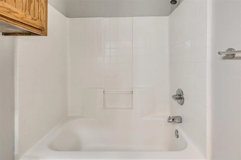 Photo 9 — 828 Russell Circle, Norman, OK 73071