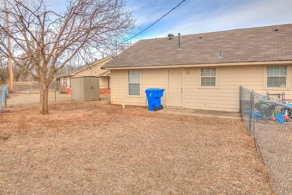 Photo 13 — 828 Russell Circle, Norman, OK 73071