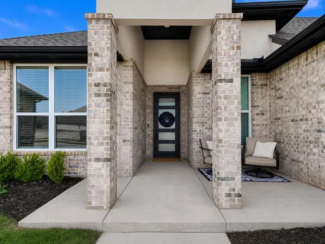Photo 3 — 15717 Capri Lane, Edmond, OK 73013