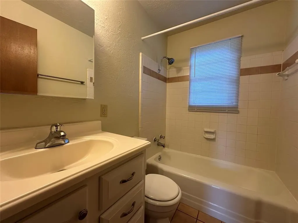 Photo 13 — 2023 Delaware Lane, Norman, OK 73071