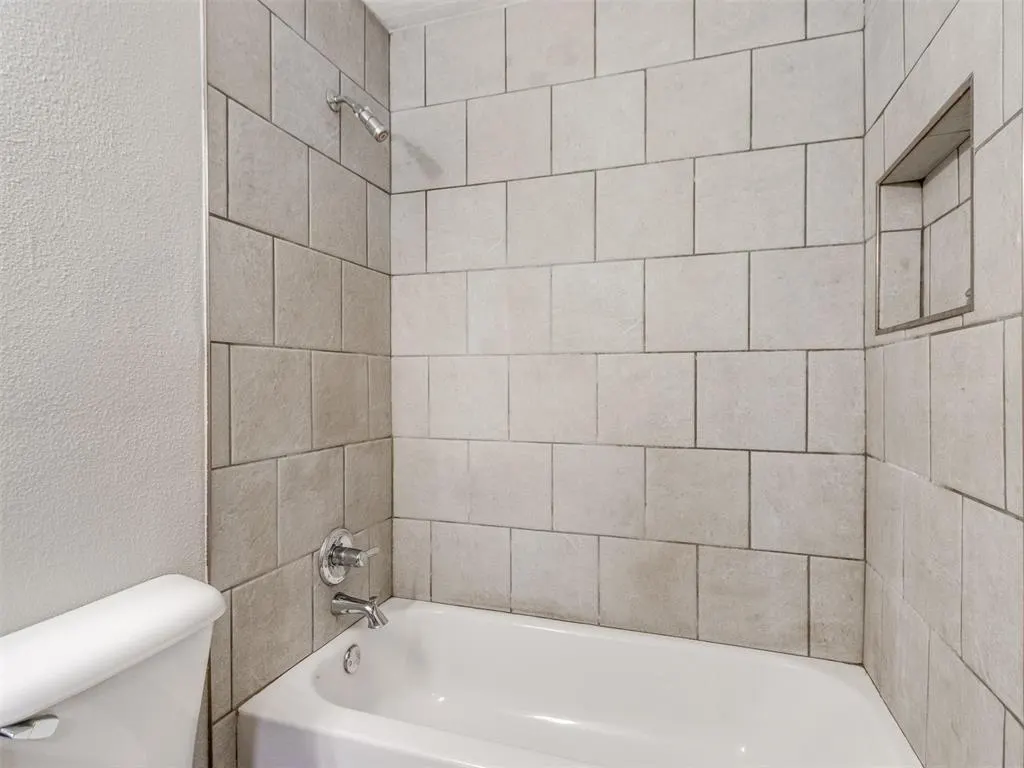 Photo 8 — 821 Russell Circle 821, Norman, OK 73071