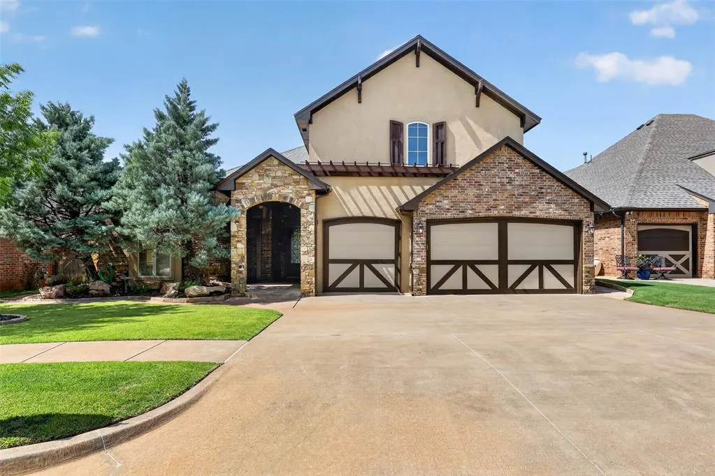 Photo 2 — 9021 NW 148th Place, Yukon, OK 73099