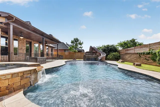 Photo 6 — 9021 NW 148th Place, Yukon, OK 73099