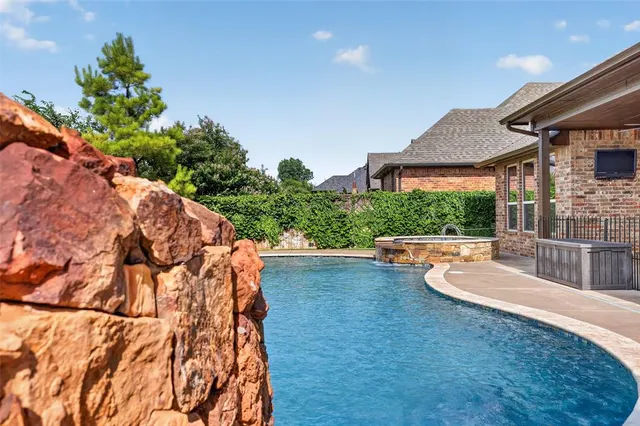 Photo 8 — 9021 NW 148th Place, Yukon, OK 73099