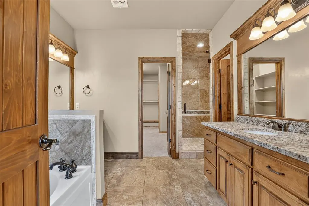 Photo 29 — 9021 NW 148th Place, Yukon, OK 73099