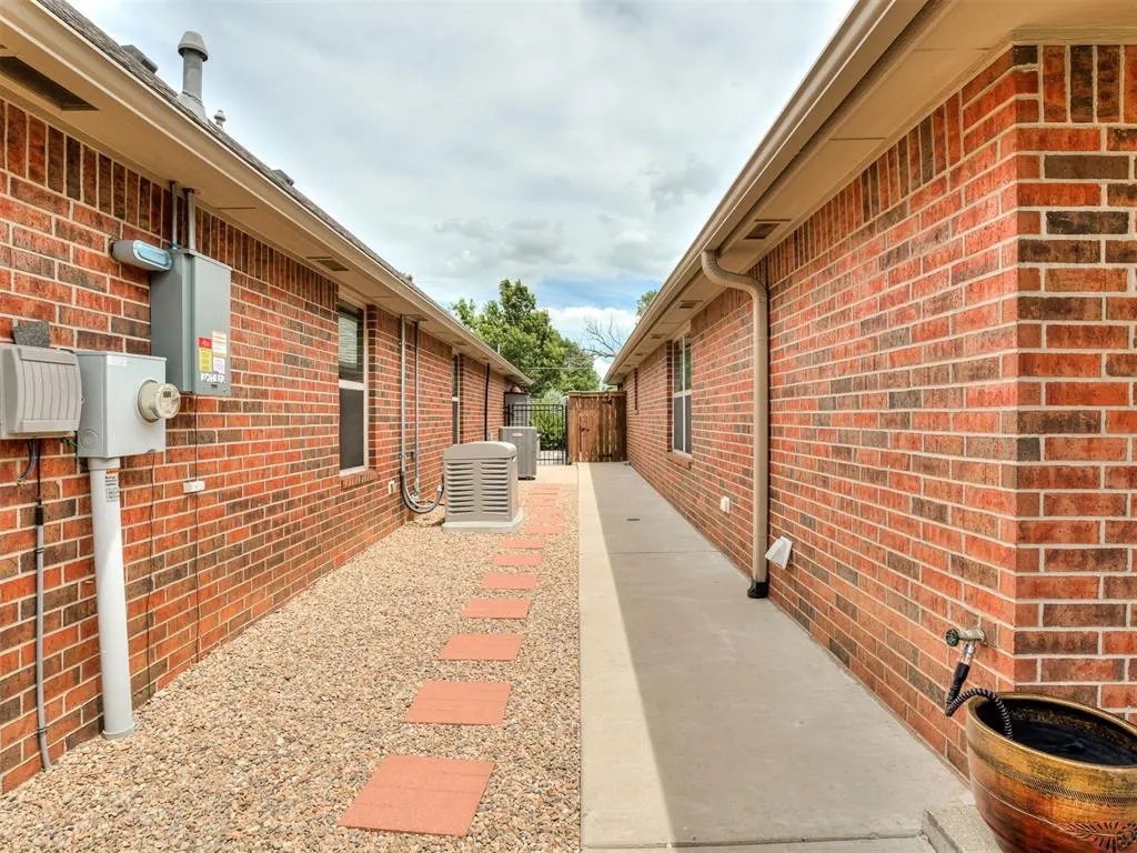 Photo 4 — 8524 Saint Michael Court, Oklahoma City, OK 73139