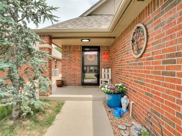 Photo 5 — 8524 Saint Michael Court, Oklahoma City, OK 73139