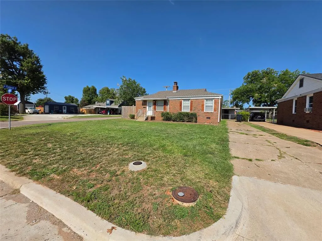 Photo 5 — 1945 N Park Avenue, Shawnee, OK 74804