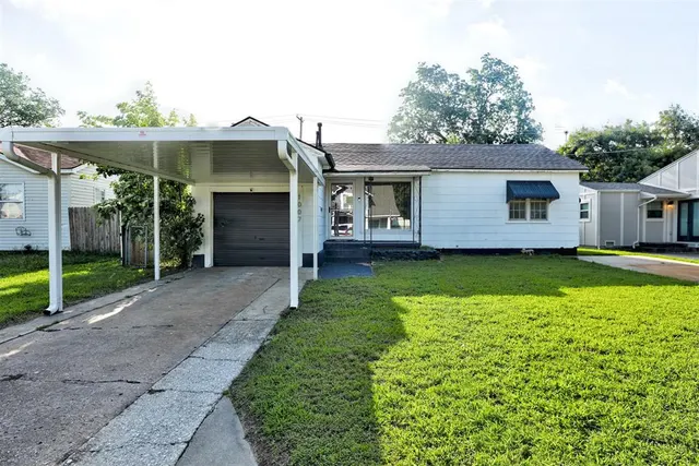 Photo 2 — 1007 Overland Court, Shawnee, OK 74801