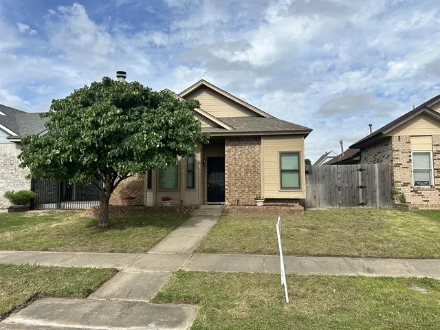 Photo 2 — 2131 Lonnie Lane, Oklahoma City, OK 73170